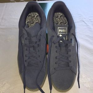 Men’s Size 9.5 PUMA sneakers